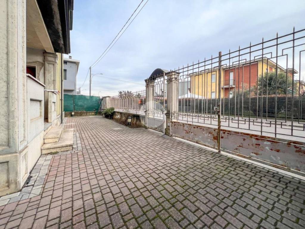 Appartamento a Castrezzato in V. XXIV Maggio, 16 - Foto 5