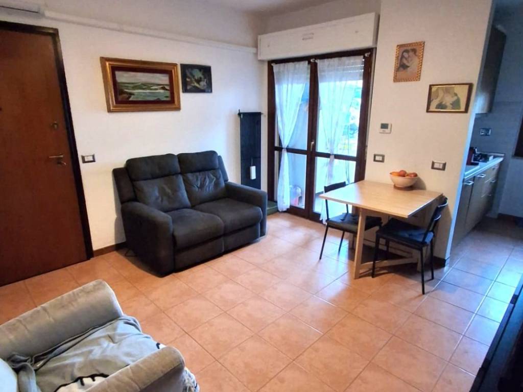 Appartamento a Pomezia in Viale delle Arti - Foto 3