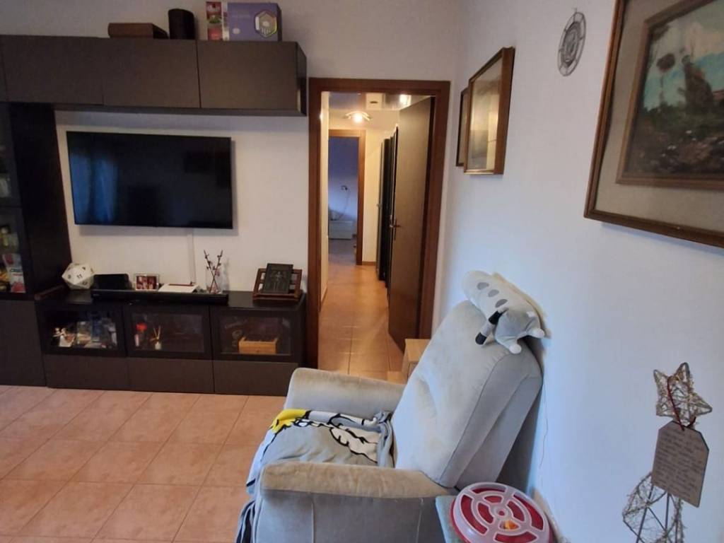 Appartamento a Pomezia in Viale delle Arti - Foto 4