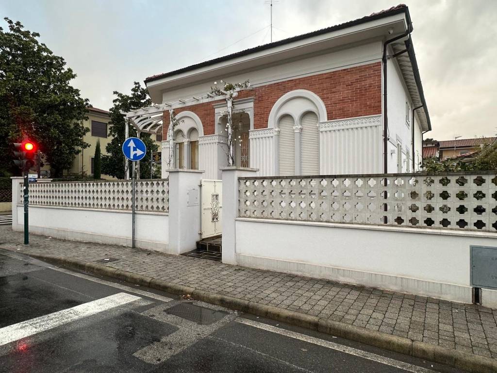 Villa a Camaiore in Via Italica, 36 - Foto 2