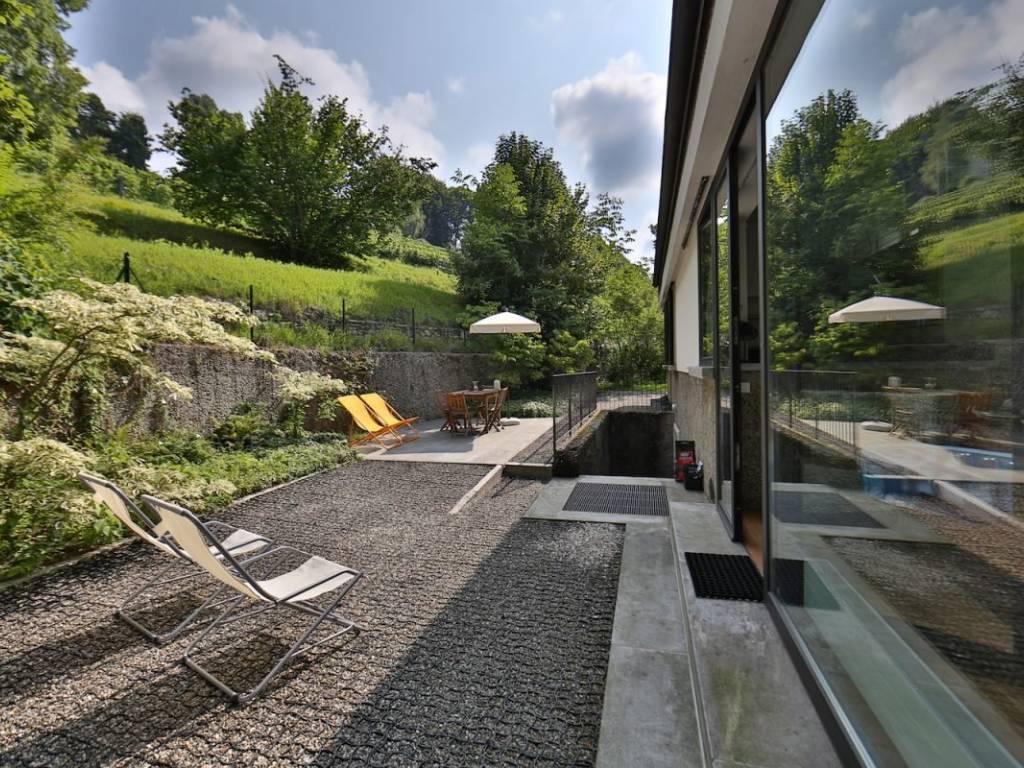 Villa a Azzate in Via Ugo Foscolo, 27 - Foto 5