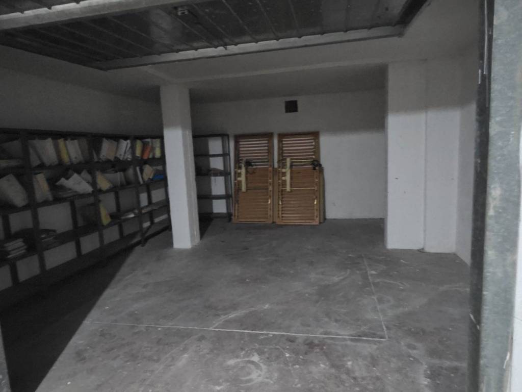 Box / garage a Genzano di roma in Via Roma, 66 - Foto 2