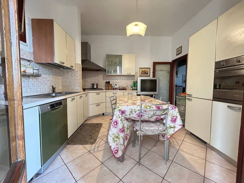 Appartamento a Scandicci in Via Luigi Cherubini - Foto 5