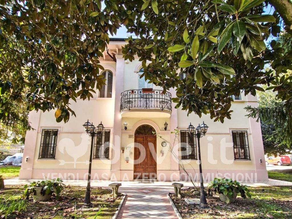 Villa a Cento in Via Bondenese, 157 - Foto 2