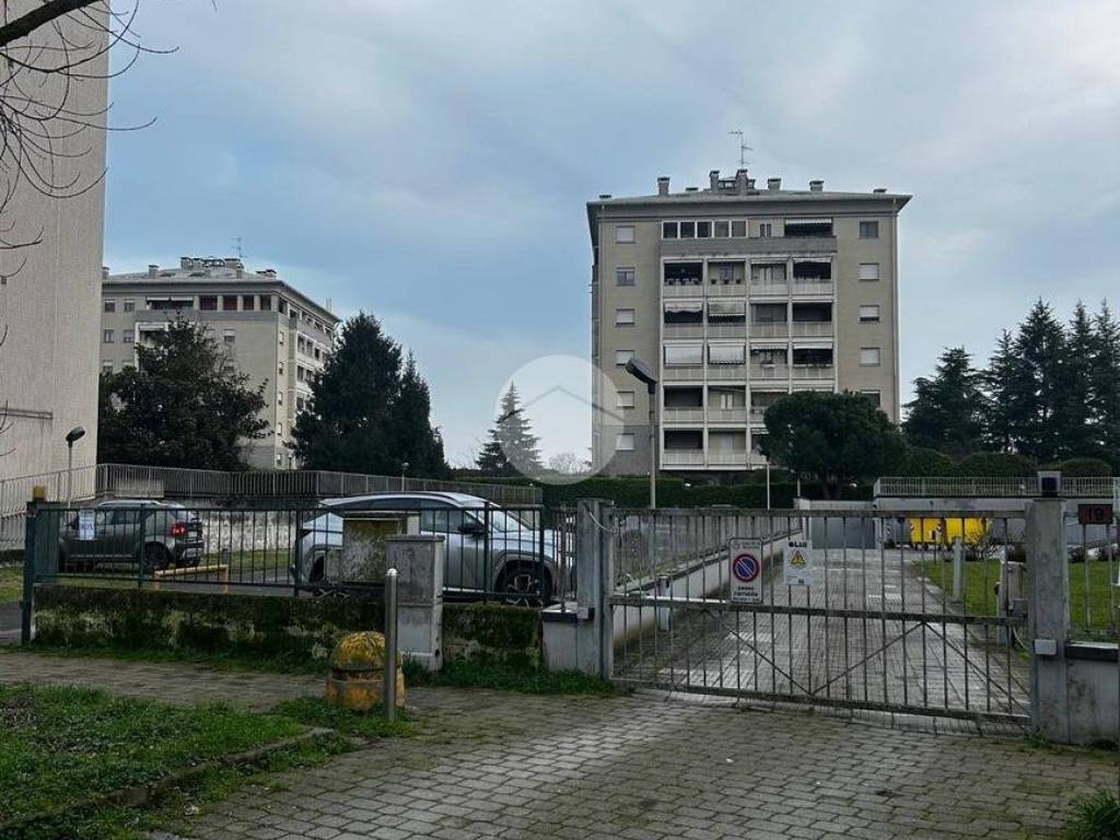Box / garage a Rozzano in Via Massimo D'Azeglio, 21 - Foto 4