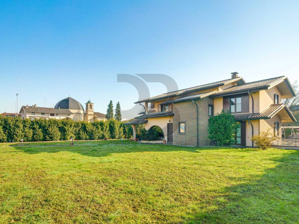 Villa a Cislago in Via Francesco Petrarca, 71 - Foto 2