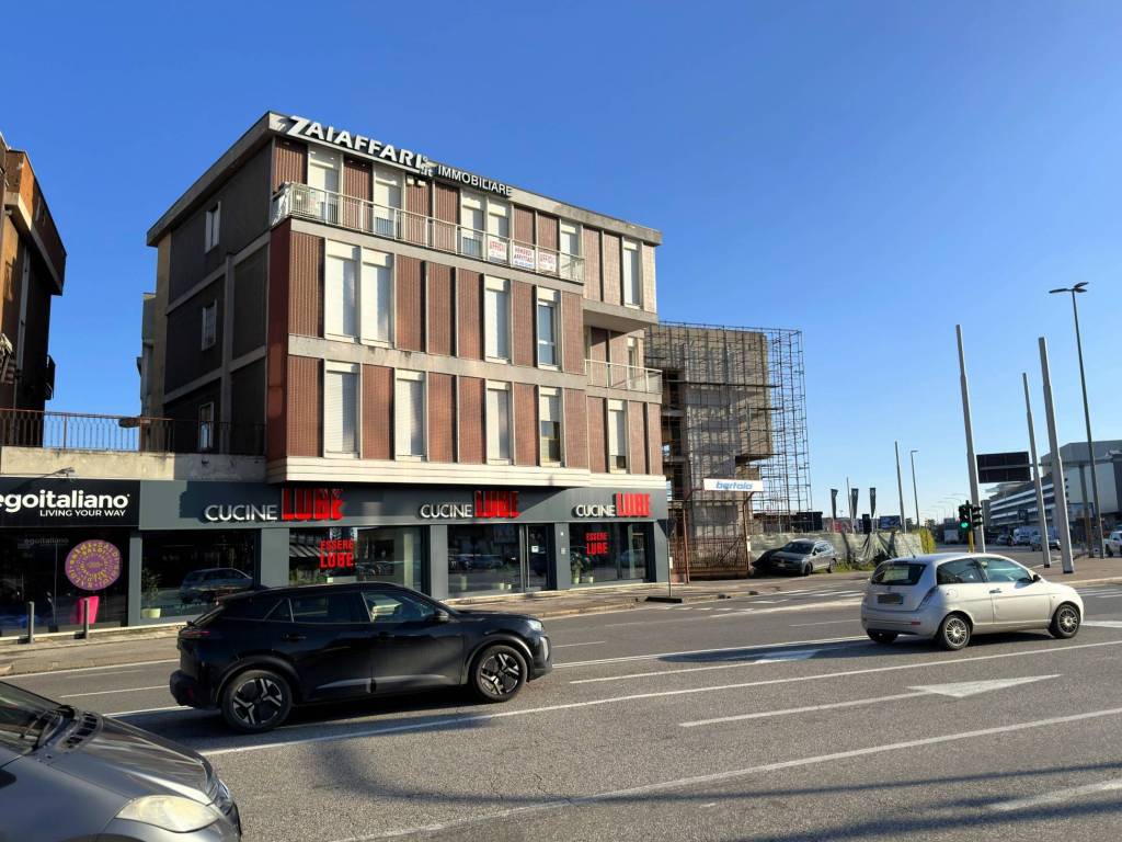Appartamento a Verona in Viale del Lavoro, 43 - Foto 3