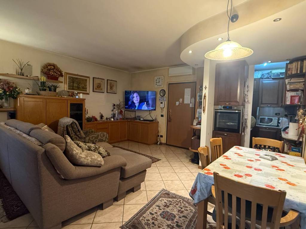 Appartamento a Cesate in Via Verdi, 55 - Foto 2