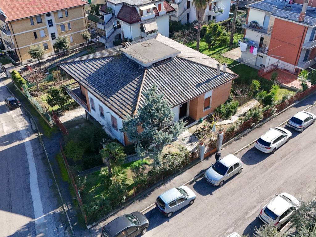Villa a San benedetto del tronto in Via Santa Maria Goretti, 22 - Foto 4