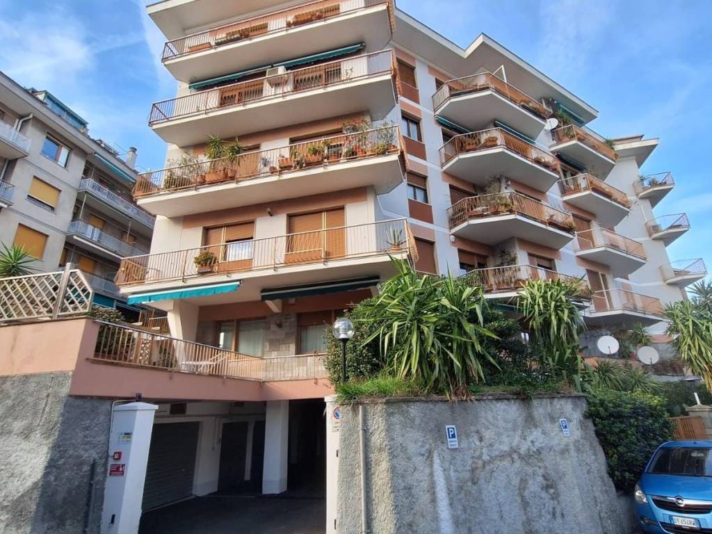 Box / garage a Genova in Via Guglielmo Batt, 39 - Foto 2