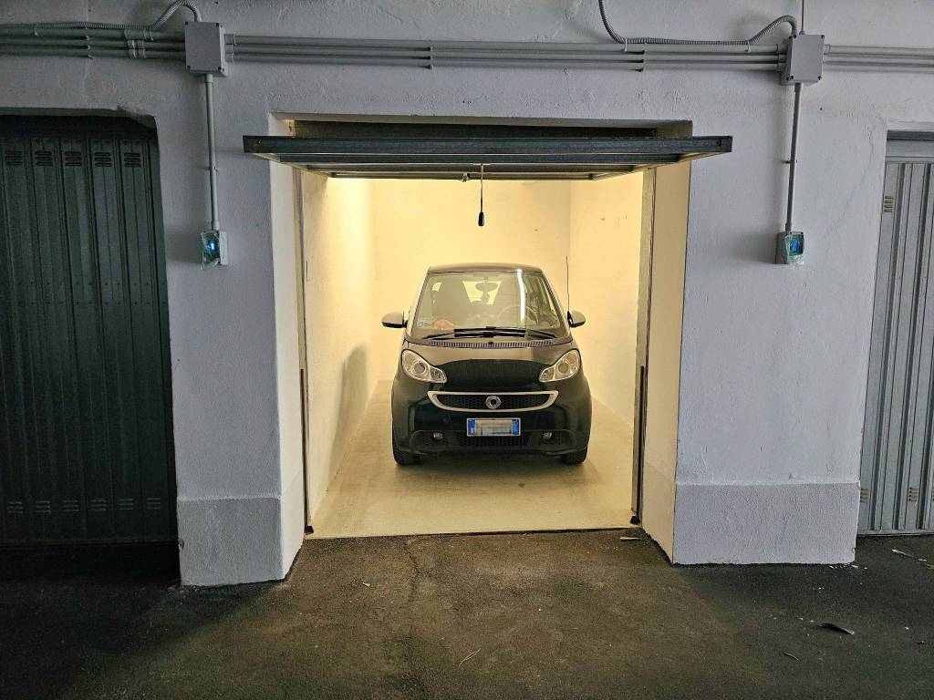 Box / garage a Genova in Via Guglielmo Batt, 39 - Foto 3