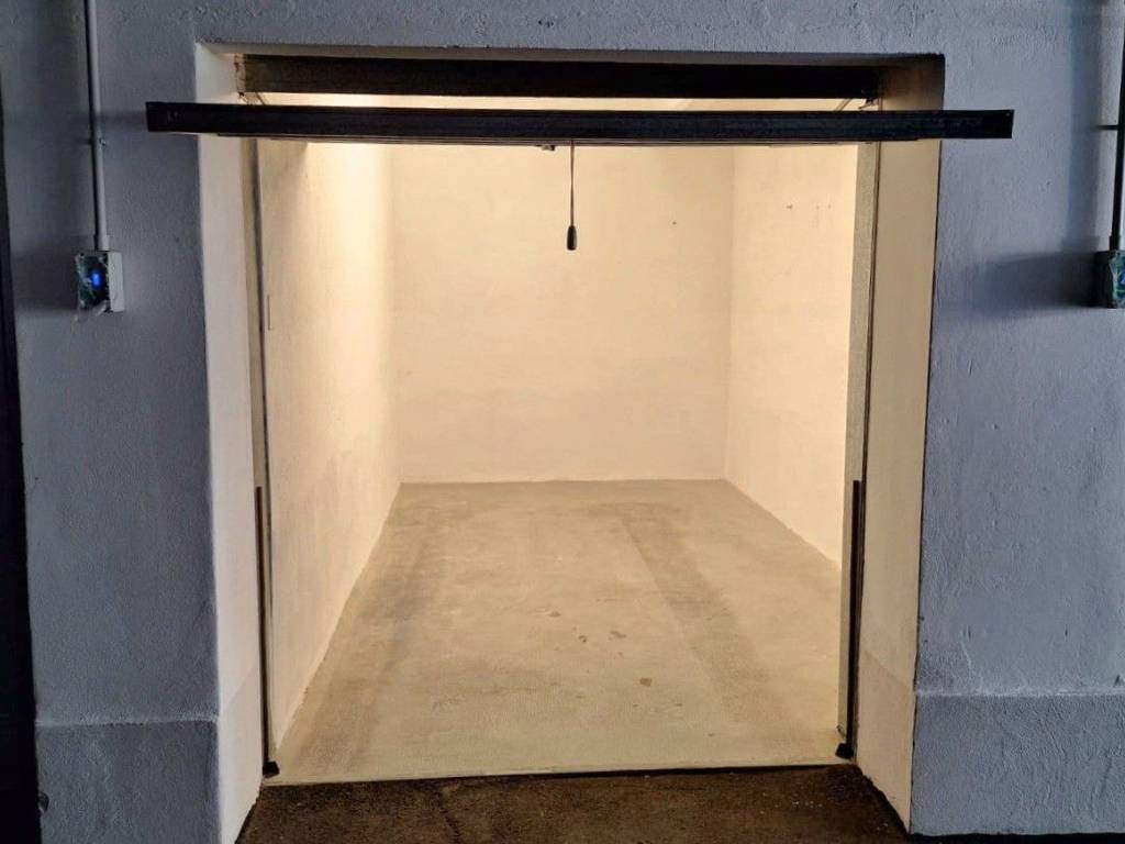 Box / garage a Genova in Via Guglielmo Batt, 39 - Foto 4