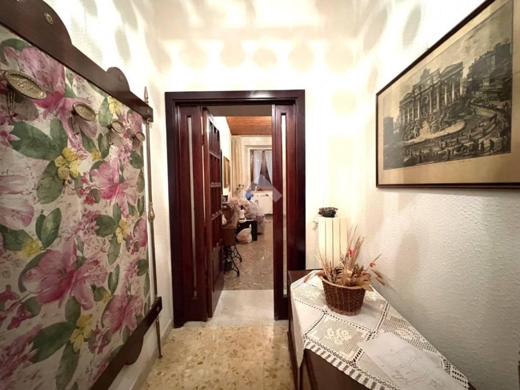 Appartamento a Catanzaro in LARGO PIANO GRANDE, 1 - Foto 2