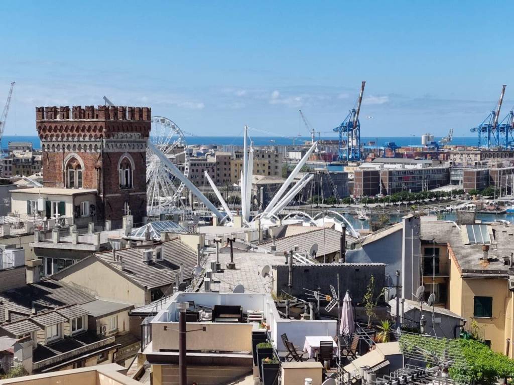 Attico / mansarda a Genova in Piazza dell'Agnello - Foto 3