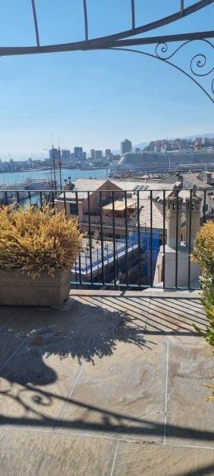Attico / mansarda a Genova in Piazza dell'Agnello - Foto 4