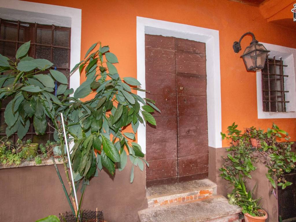 Casa indipendente a Giaveno in Piazza Francesco Molines, 42 - Foto 2