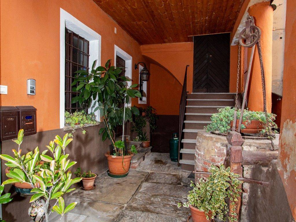 Casa indipendente a Giaveno in Piazza Francesco Molines, 42 - Foto 3