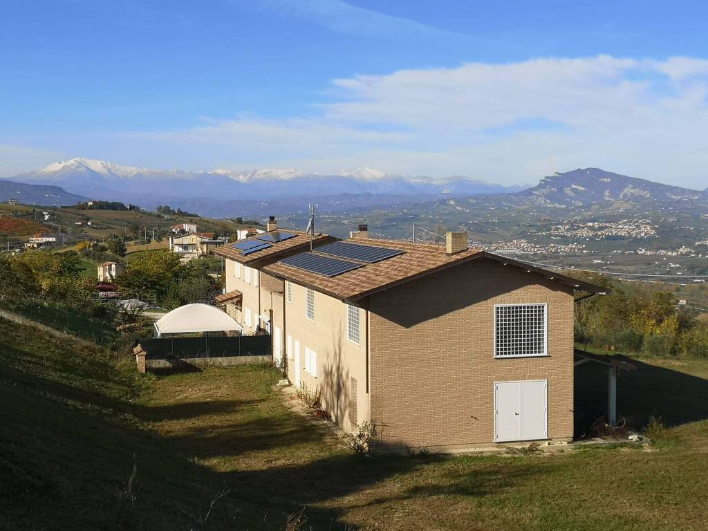 Villa a Controguerra in Strada Comunale Torretta - Foto 3