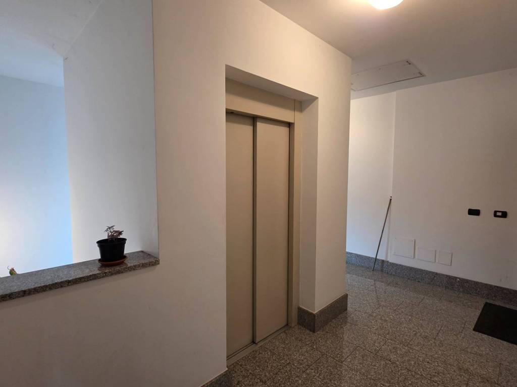 Appartamento a Gorla minore in Via Garibaldi , 1 - Foto 2