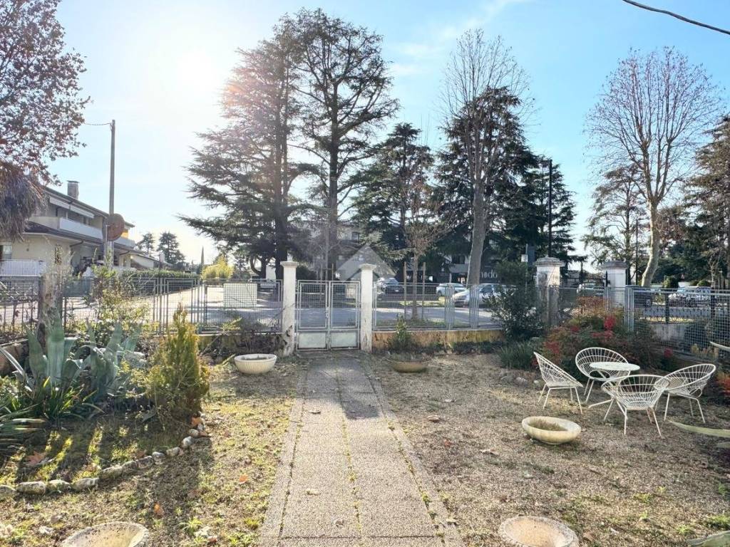 Villa a Codroipo in Viale F.A. Duodo, 103 - Foto 3