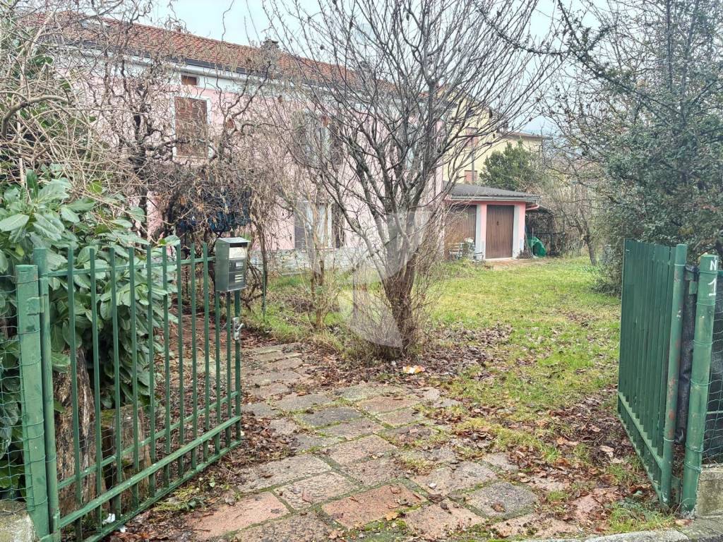 Villa a Borgo val di taro in Via Taro, 10 - Foto 2