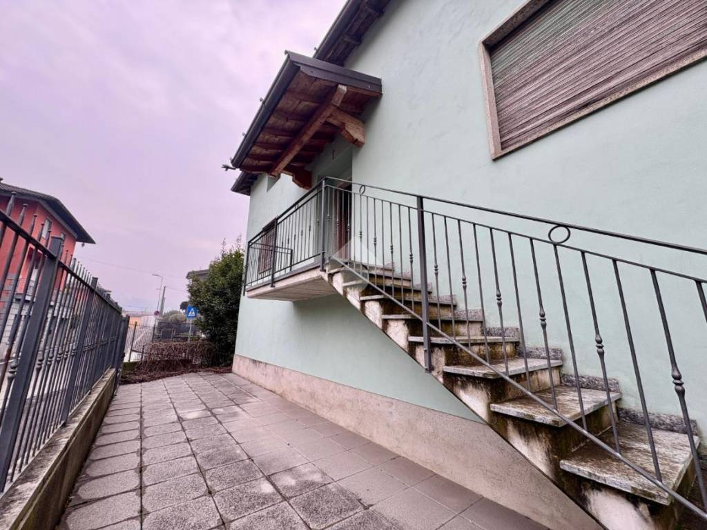 Casa indipendente a Gandino in Via Milano, 8 - Foto 3