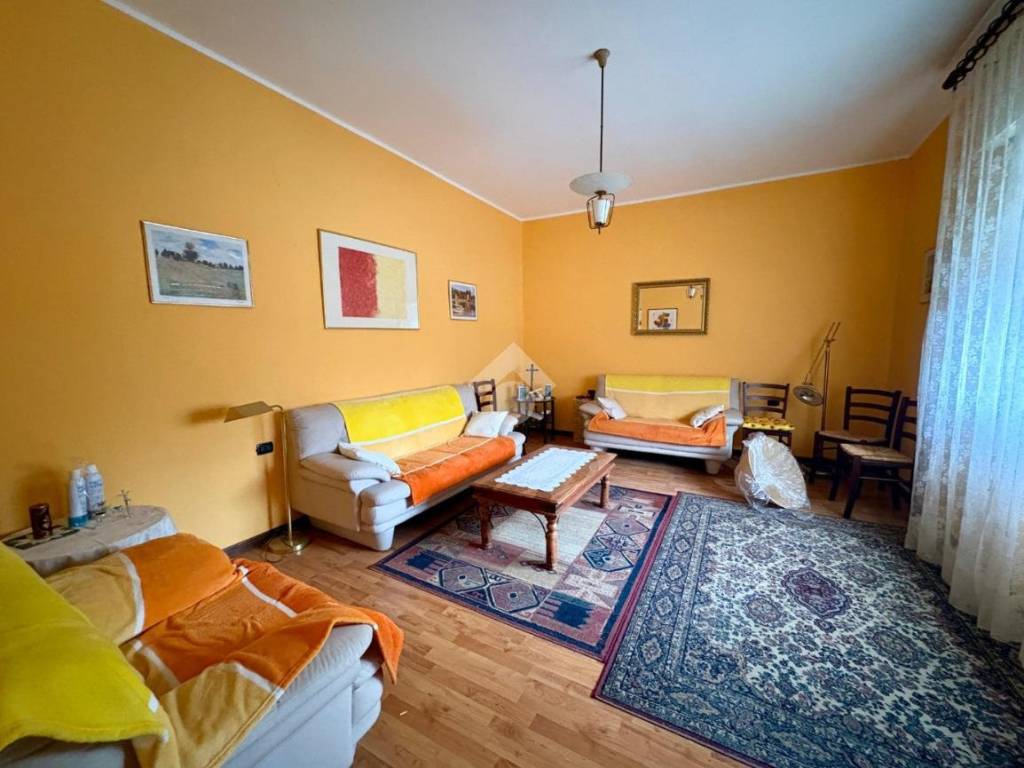 Casa indipendente a Gandino in Via Milano, 8 - Foto 5