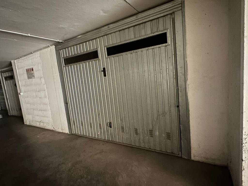 Box / garage a Guidonia montecelio in Via Caio Cestio, 33 - Foto 2