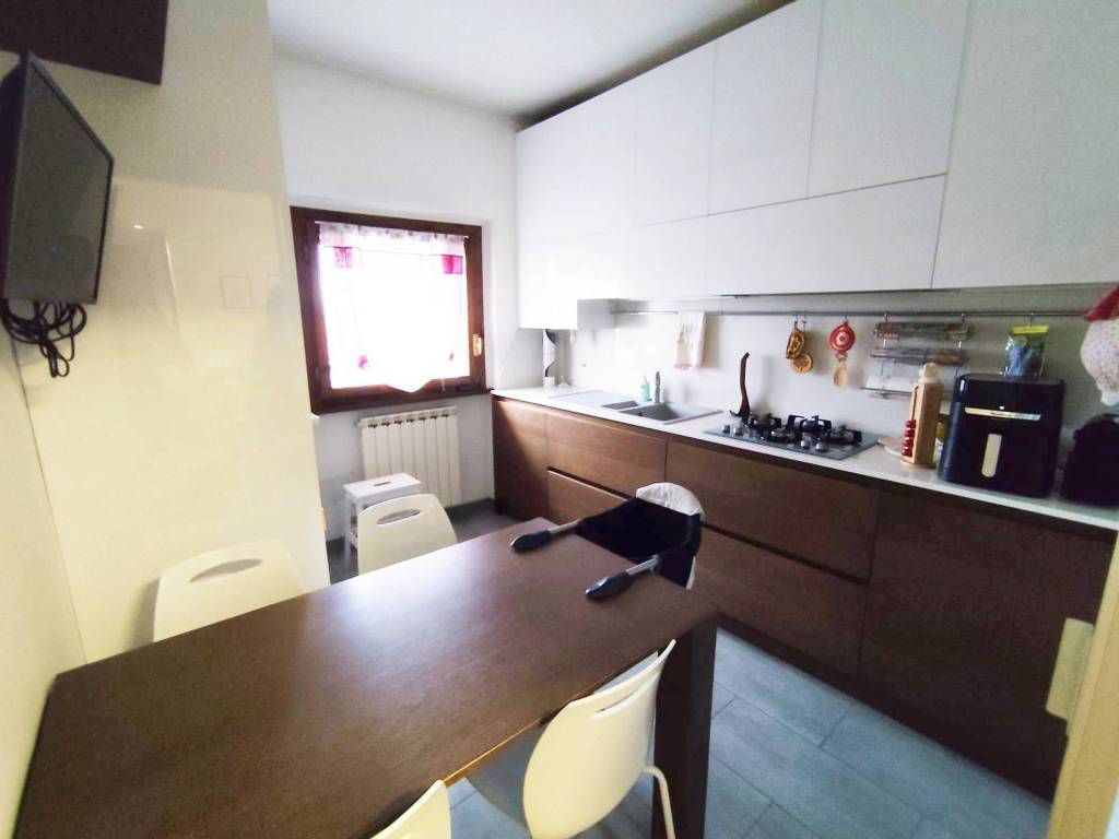 Appartamento a Gorla minore in Via Roma, 11 - Foto 5