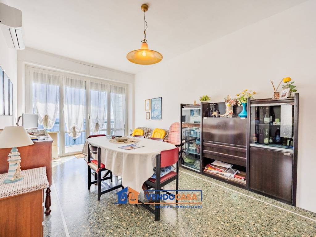 Appartamento a Spotorno in Lungomare Guglielmo Marconi - Foto 4