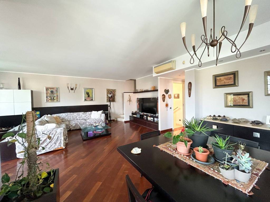 Villa a Magnago in Via Niccolò Tommaseo, 22 - Foto 4