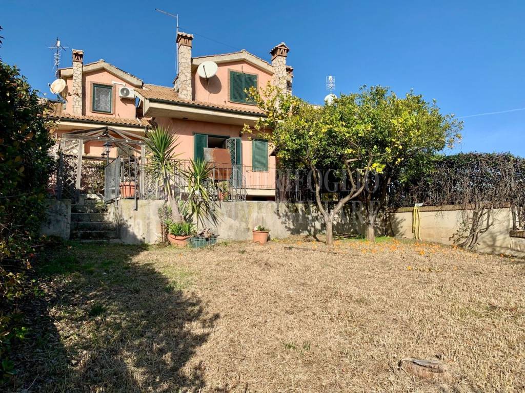 Villetta a schiera a Guidonia montecelio in Via Casal Bianco, 430 - Foto 3