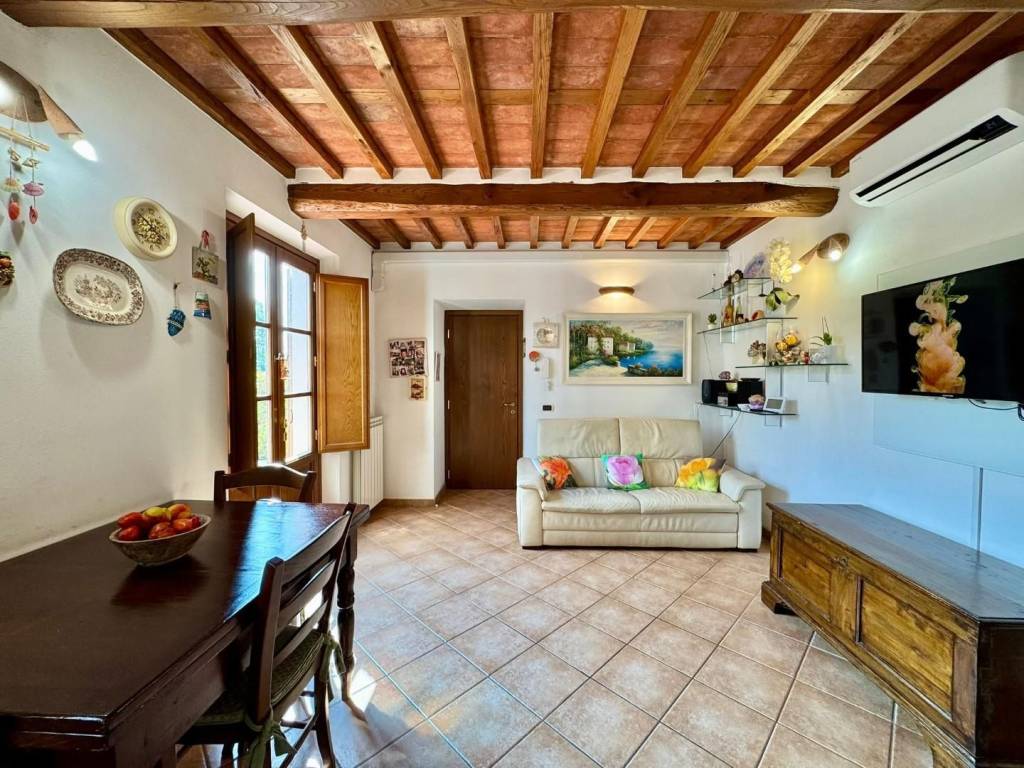 Appartamento a Lucca in Via del Bozzo, , 55100 - Foto 2