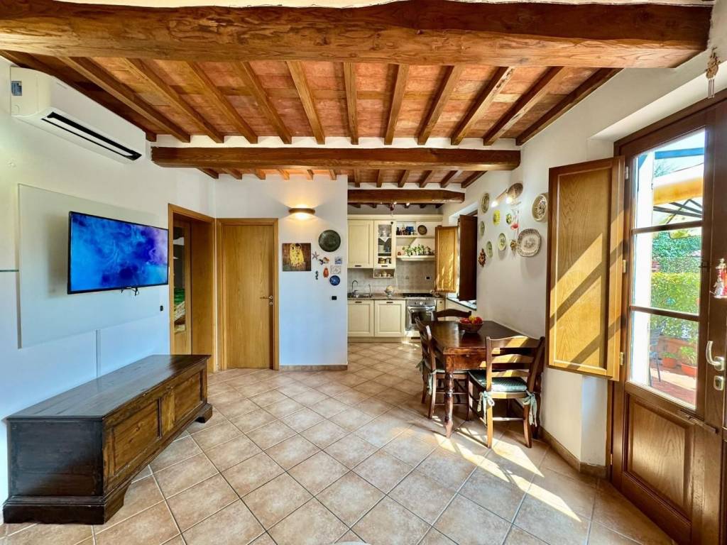 Appartamento a Lucca in Via del Bozzo, , 55100 - Foto 3