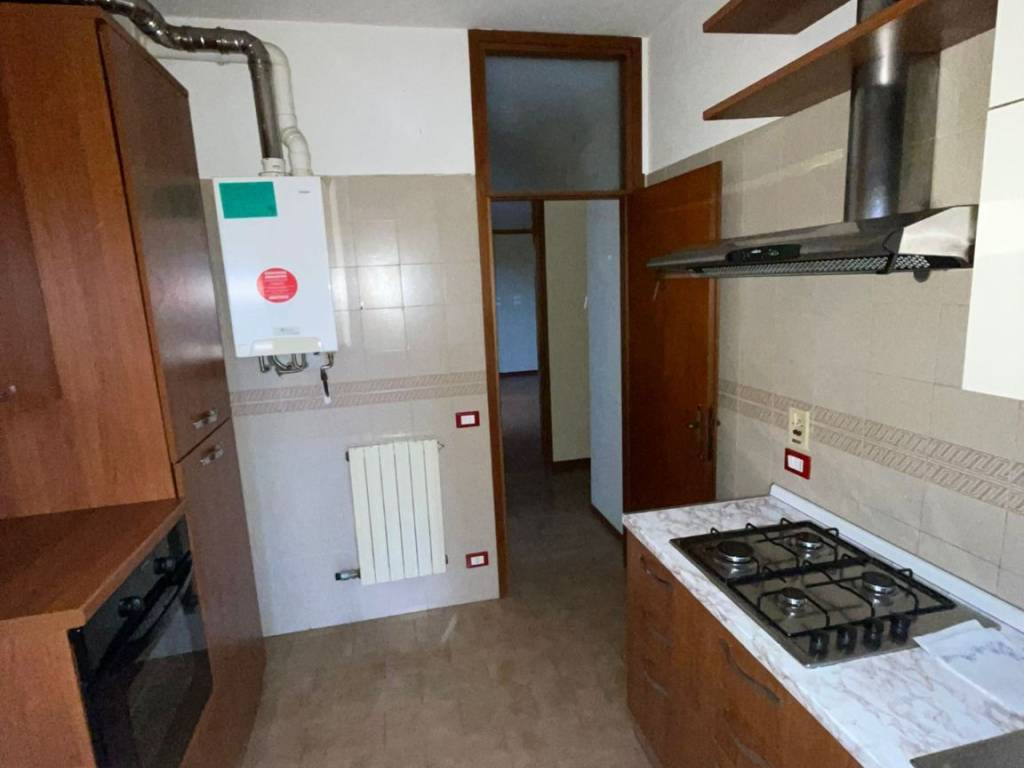 Appartamento a Alessandria in Via Giuseppe Parini, 41 - Foto 2