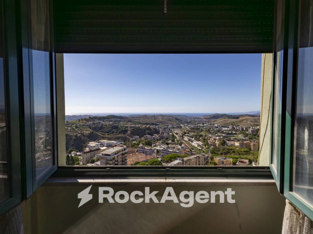 Appartamento a Catanzaro in Via Francesco Cilea, 25 - Foto 3