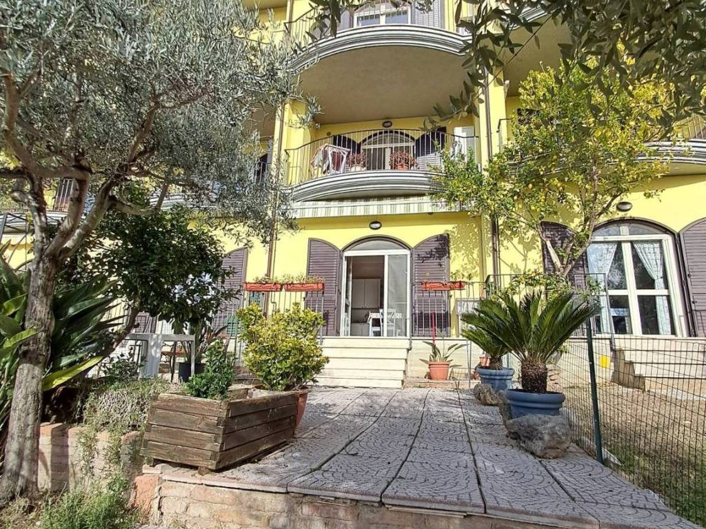 Villetta a schiera a Castel di lama in via Carrafo - Foto 2