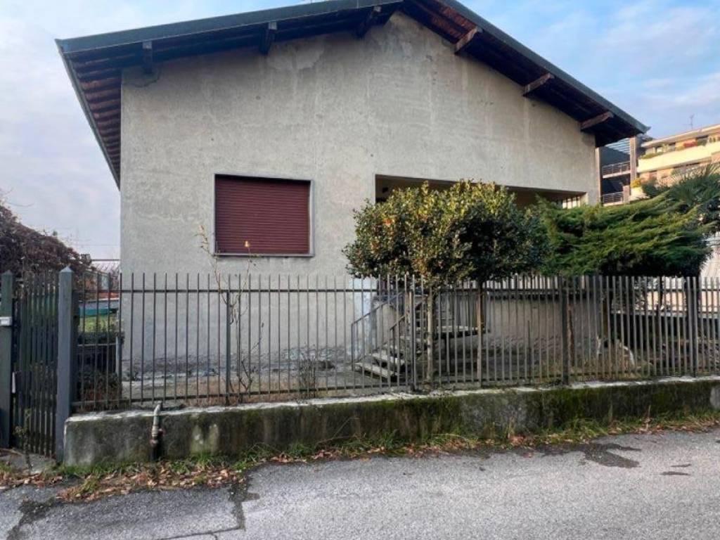 Villa a Mariano comense in Via Giovanni Amendola, 11 - Foto 3