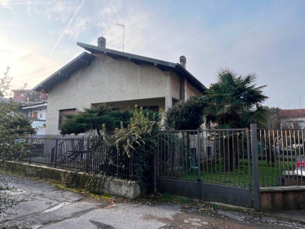 Villa a Mariano comense in Via Giovanni Amendola, 11 - Foto 5