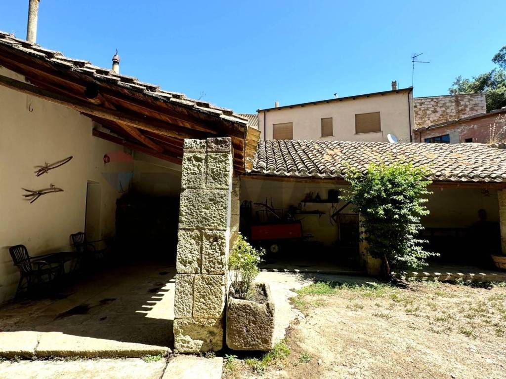 Casa indipendente a Laconi in Via Sebastiano Satta, 5 - Foto 2