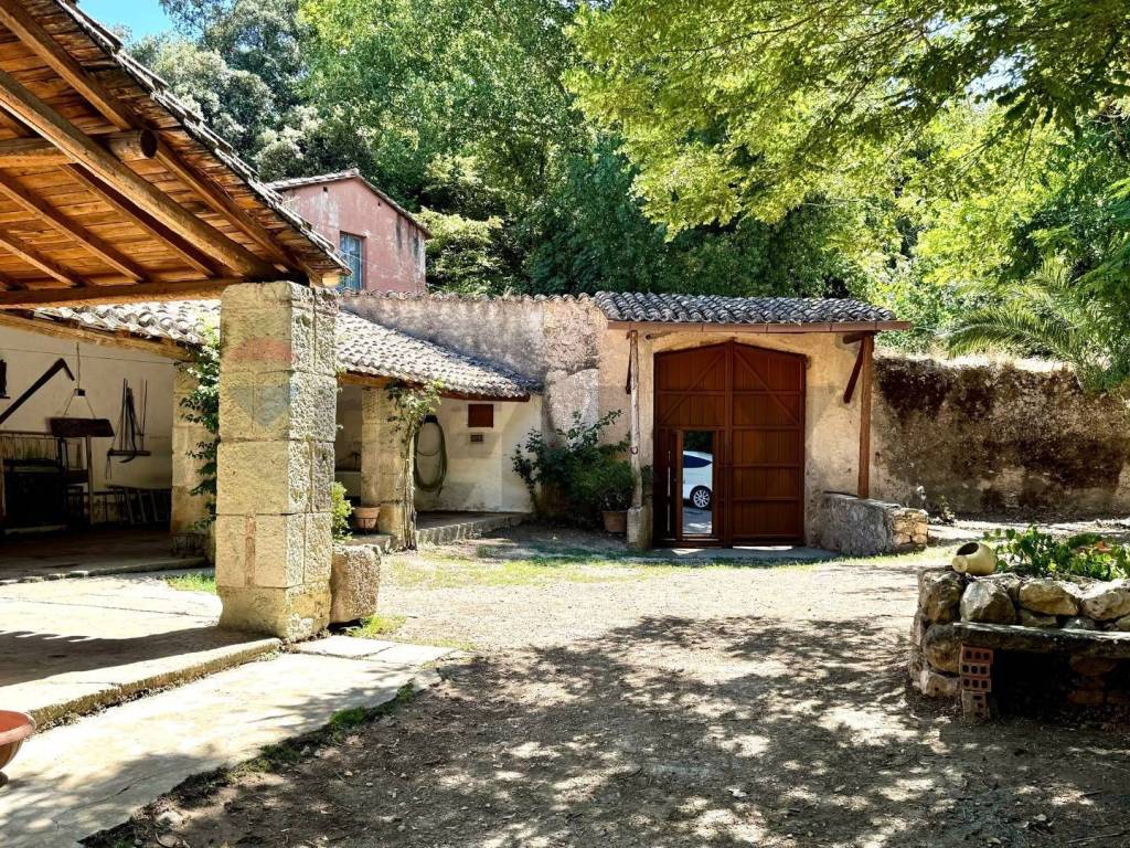 Casa indipendente a Laconi in Via Sebastiano Satta, 5 - Foto 4