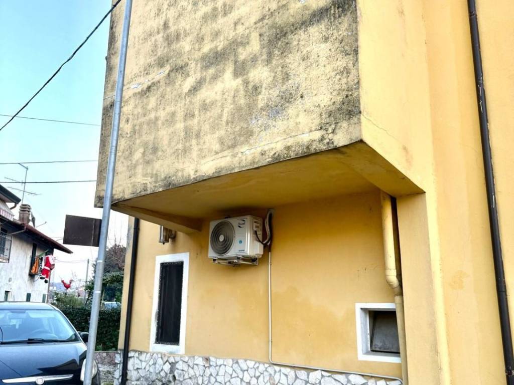 Rustico / casale a Sarego in Via Alessandro Volta - Foto 5