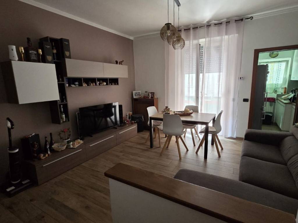 Appartamento a Baranzate in Via Gorizia - Foto 3