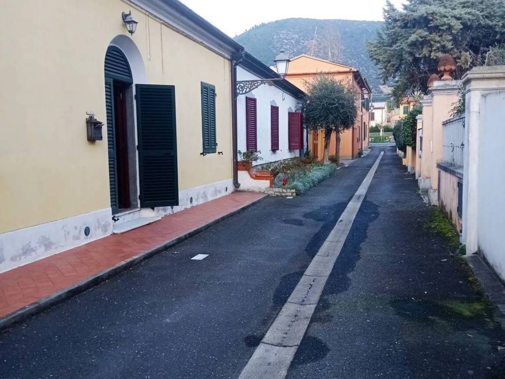 Villa a San giuliano terme in Via M. Dinucci - Foto 5