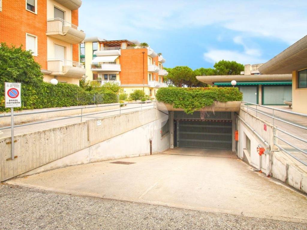 Box / garage a San benedetto del tronto in Largo Danubio, 11 - Foto 2