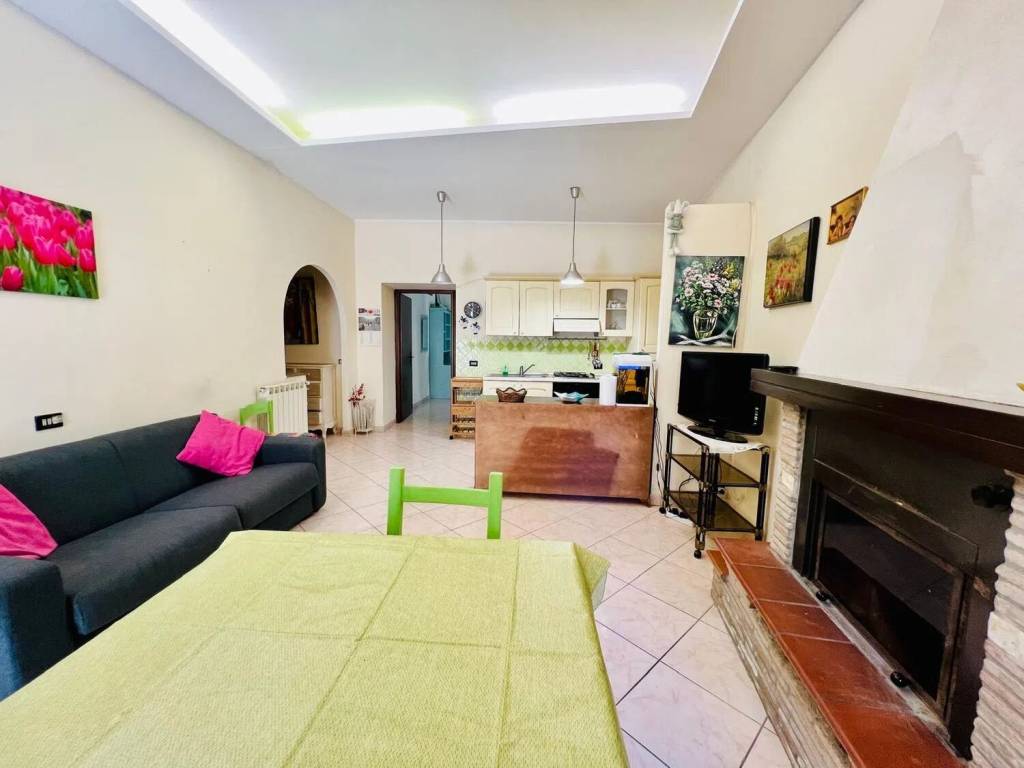 Appartamento a Tolfa in Via Del Calderaro, 34 - Foto 2