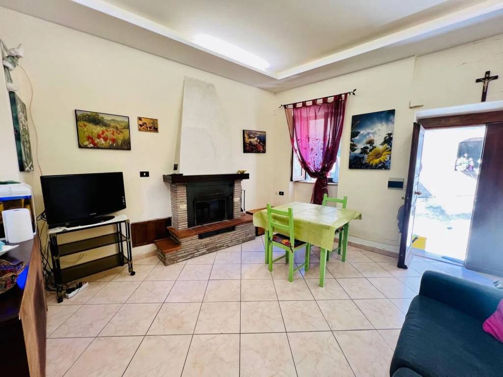 Appartamento a Tolfa in Via Del Calderaro, 34 - Foto 3