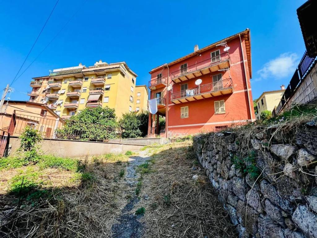 Appartamento a Allumiere in Via Fonte Ferrata, 57 - Foto 2