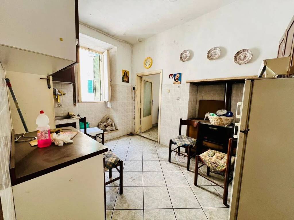 Appartamento a Tolfa in Via Roma, 35 - Foto 2