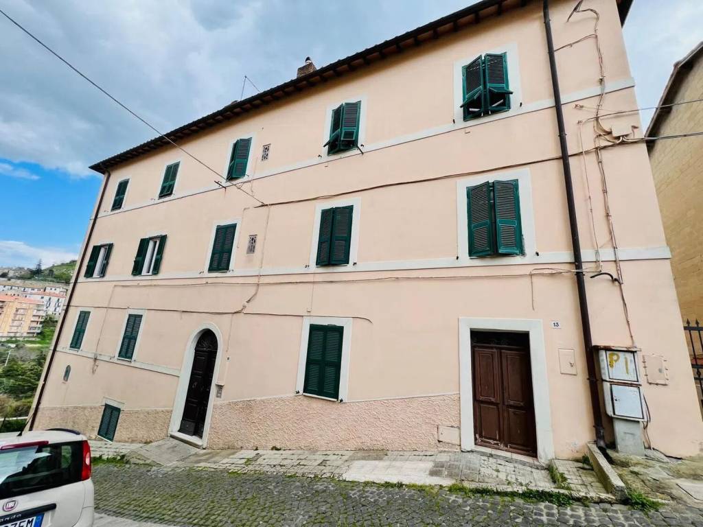 Appartamento a Tolfa in Piazza Guglielmo Marconi, 14 - Foto 2